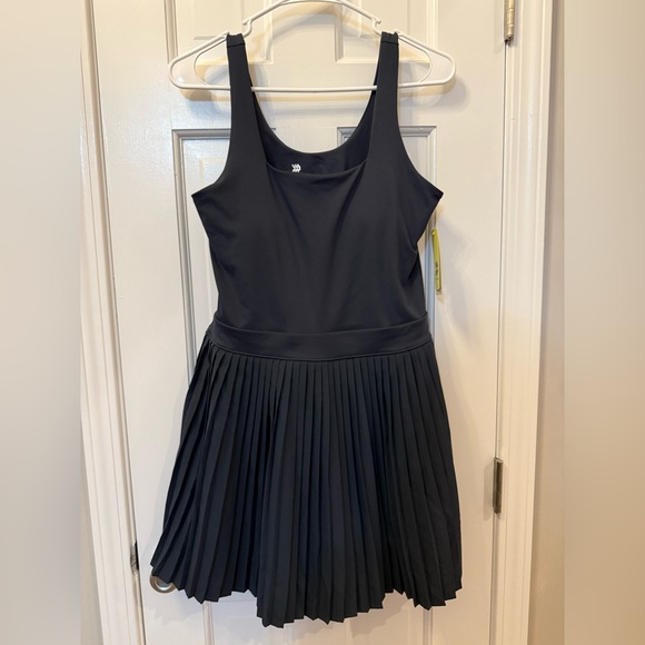 All In Motion Pleated Active Dress w/ Built in Shorts Medium - Picture 5 of 6